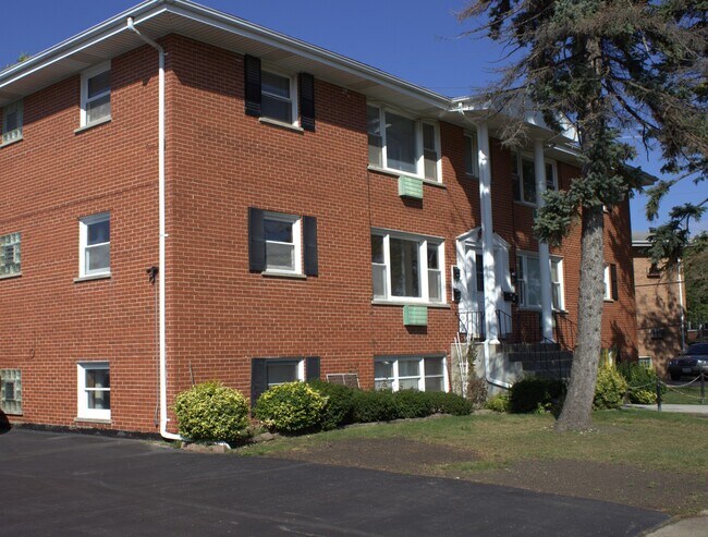 Primary Photo - 8856 Plainfield Rd