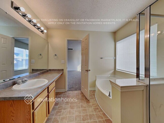 Building Photo - 168 Ranlo Ave