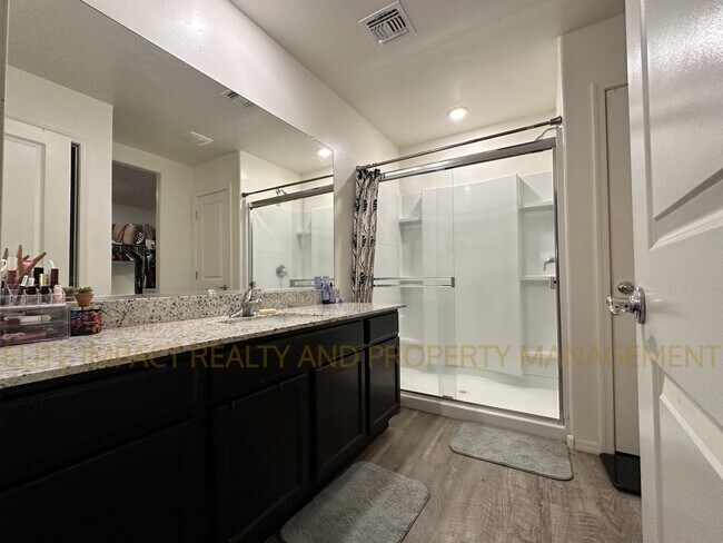 Building Photo - 6948 S Victor Dr