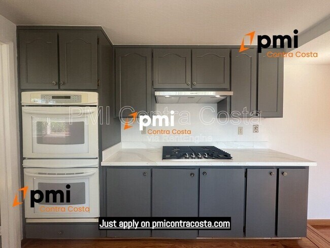 Building Photo - 2850 St Denis Dr