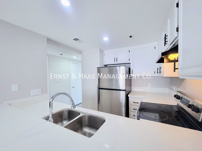 Building Photo - Beautiful and Modern 1 Bedroom + Loft Cond...