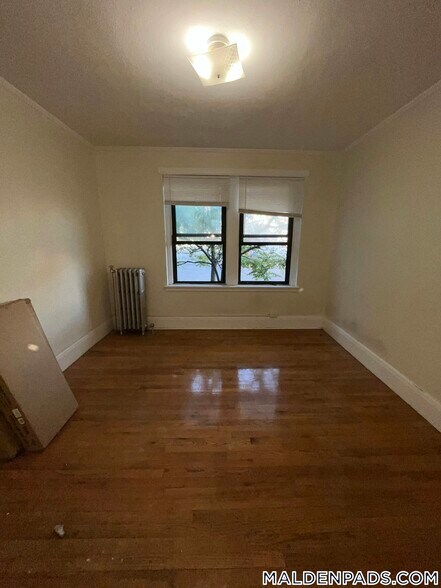 Building Photo - 349 Pleasant St