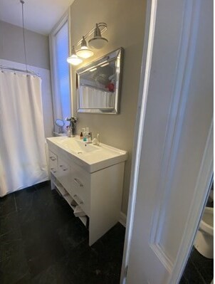 Building Photo - 8 Otis Pl