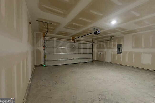 Building Photo - 111 Inez Ave