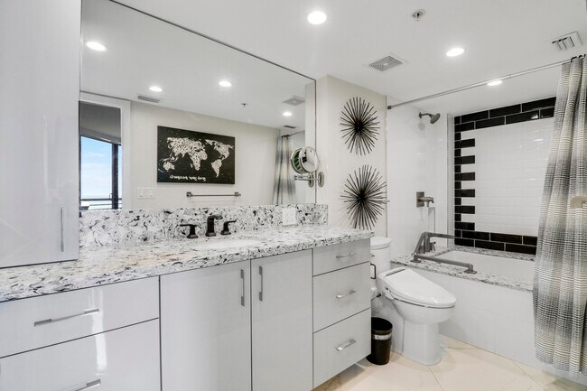 Building Photo - 3000 N Ocean Dr