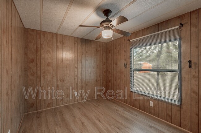 Building Photo - 30 Allen Rd