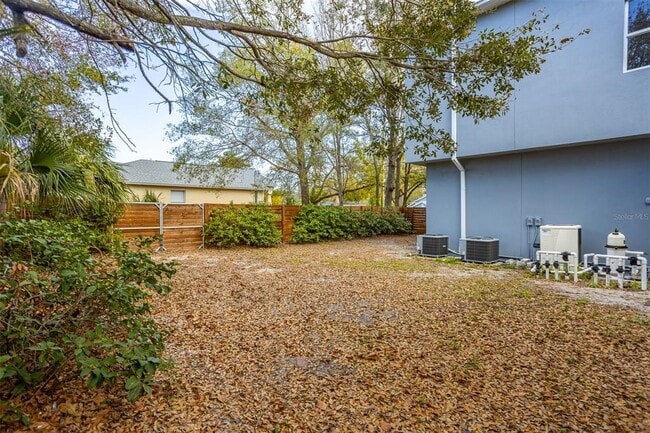 Building Photo - 2700 N Myrtle Ave