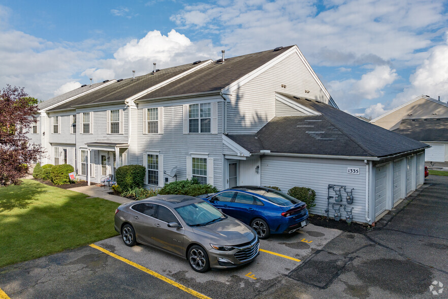 Building Photo - Windsor Park Estates