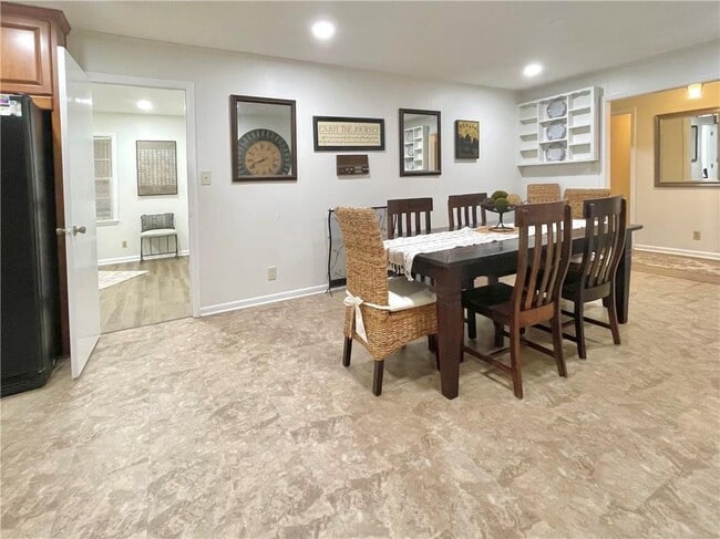 Building Photo - 4457 Frontier Way NE