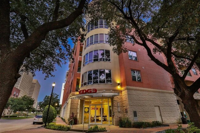 Primary Photo - 300 St Joseph Pkwy