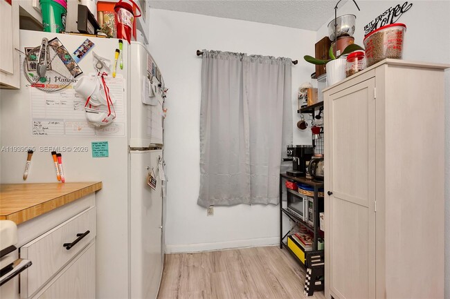 Building Photo - 1820 SW 81st Ave