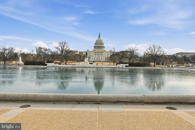 Building Photo - 916 G St NW