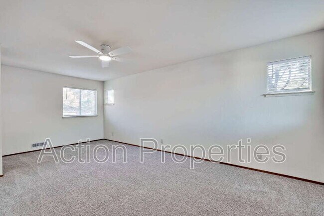 Building Photo - 3322 Shasta Dr