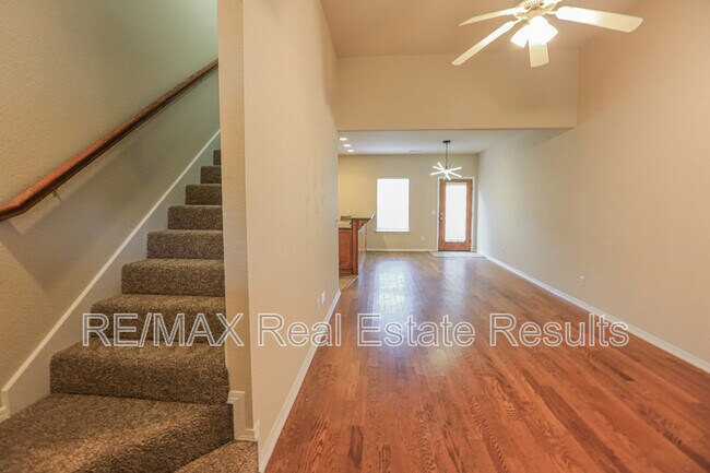 Building Photo - 3509 SW Deerfield Blvd