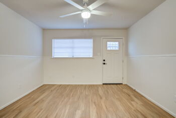 Building Photo - Fully updated 2/1 In Levelland!