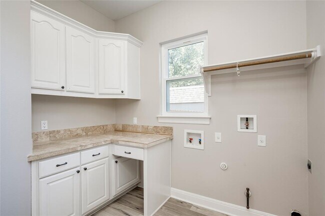 Building Photo - 12600 River Bend