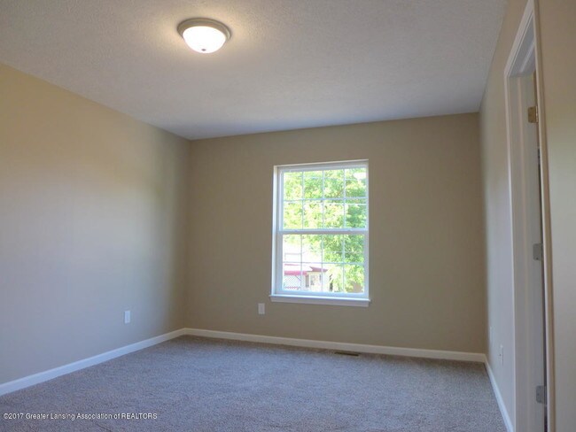 Building Photo - 5832 Outer Dr