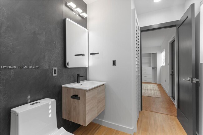 Building Photo - 1428 NE 153rd Terrace