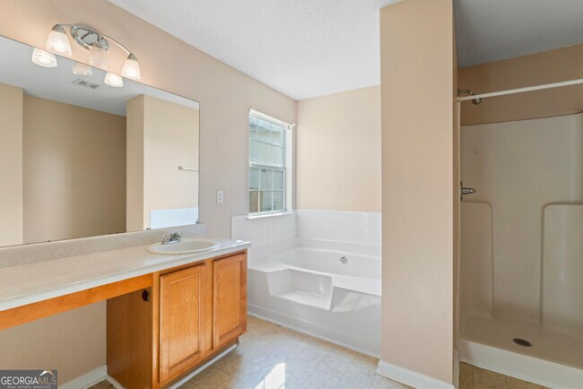 Building Photo - 1650 Deer Crossing Terrace
