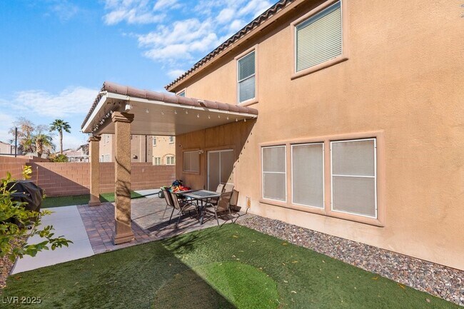 Building Photo - 6717 Yellowhammer Pl