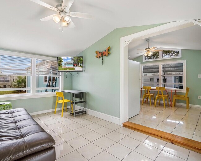 Building Photo - 1680 SW 84th Ave