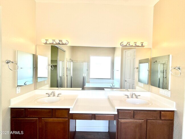 Building Photo - 12816 W Vista Paseo Dr