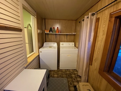 Laundry and mudroom - 525 N Boyer Ave