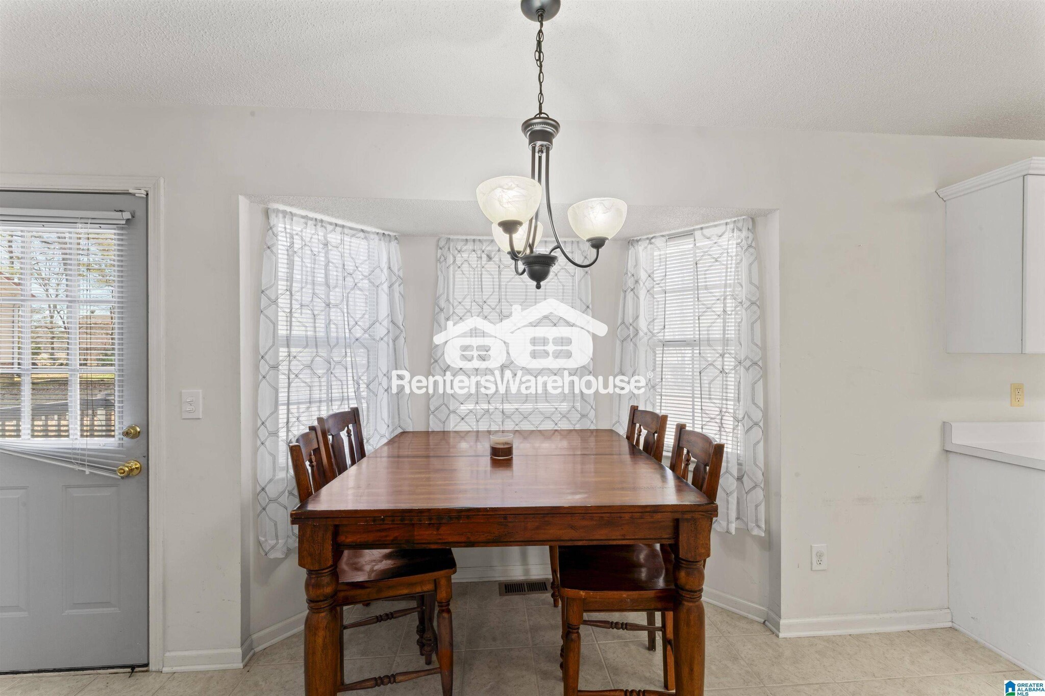 Building Photo - 3042 Wood Cir