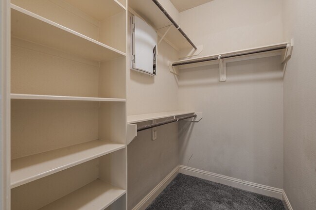 Building Photo - 5213 Eigel St