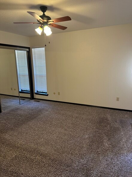 Building Photo - 9137 Knottingham