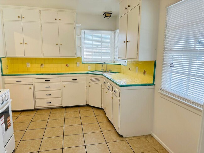 Building Photo - Single-Story Home on a Large Lot in Redlands