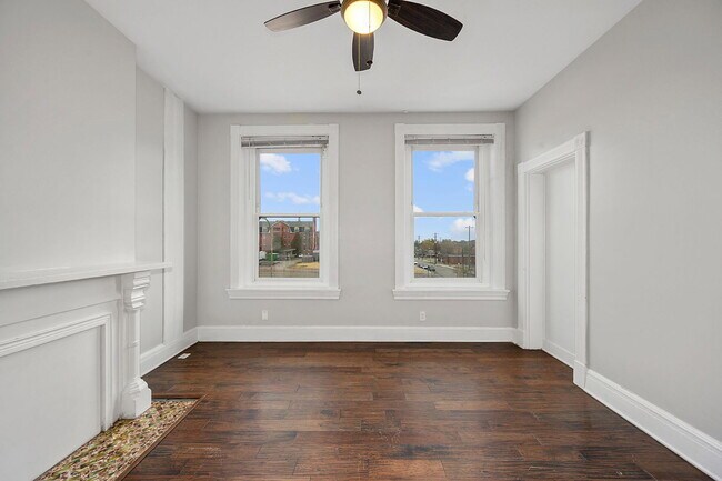 Building Photo - 975 E McMillan St