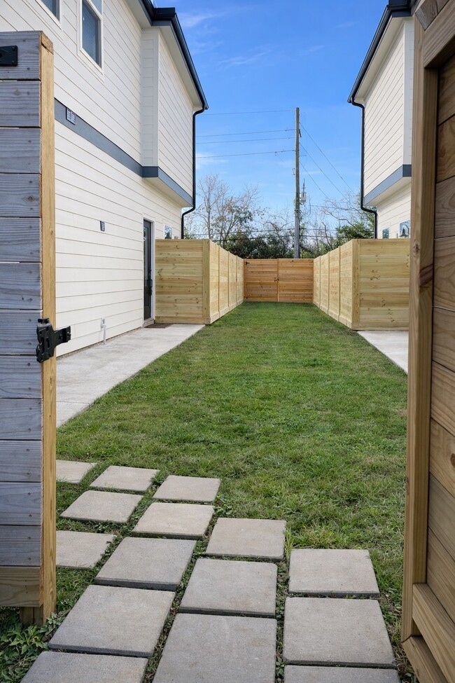 Building Photo - 4713 Talina Way