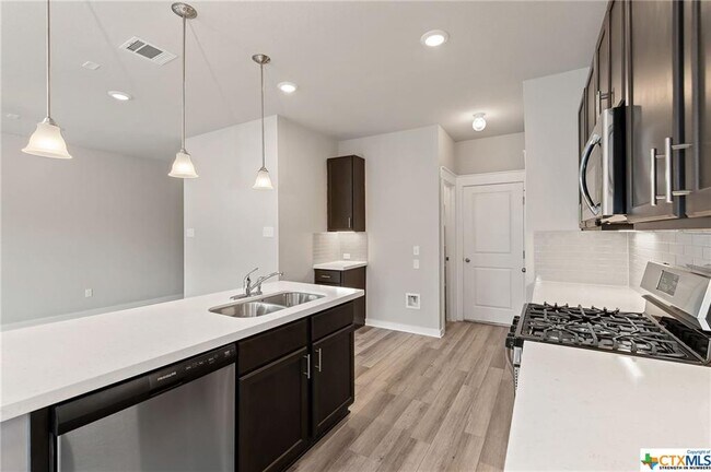 Building Photo - 17102B Carmel Cricket Dr