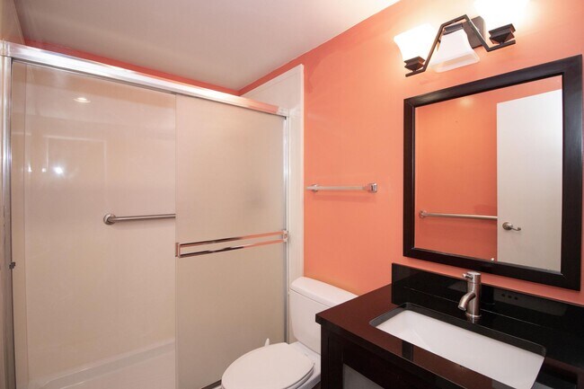 Building Photo - Updated One Bedroom Condo at Opera Plaza |...
