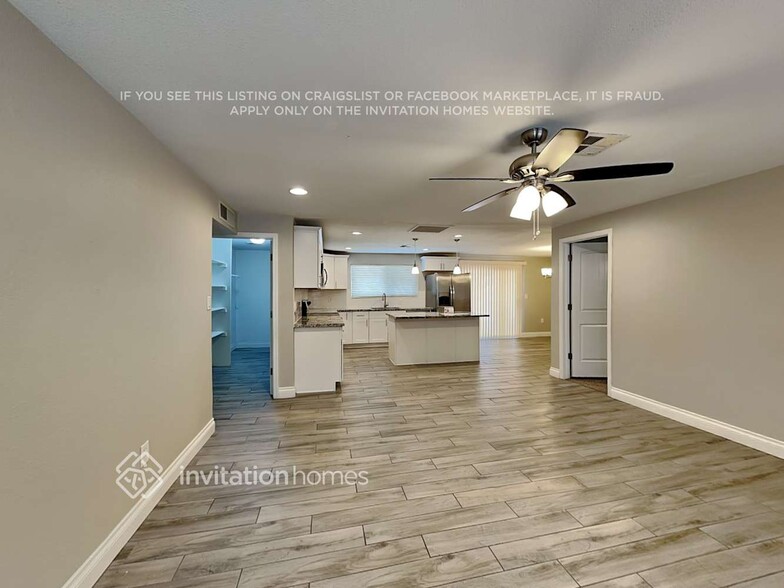Building Photo - 3715 E Delcoa Dr