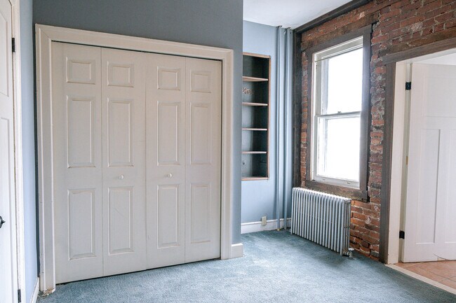 Building Photo - 41 Potter St