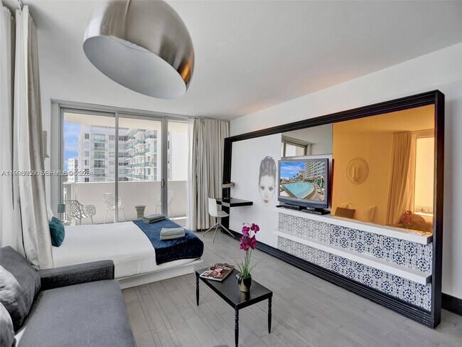 Building Photo - 1100 West Ave