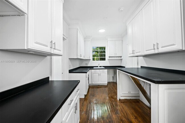 Building Photo - 1545 Meridian Ave