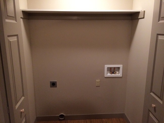 Building Photo - 2121 S 2nd Ave