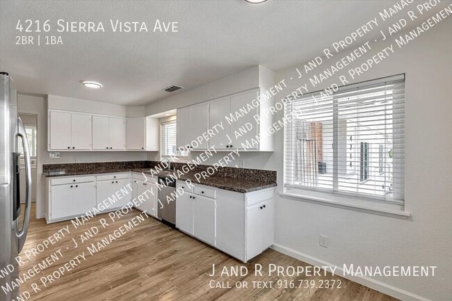 Building Photo - 4216 Sierra Vista Ave