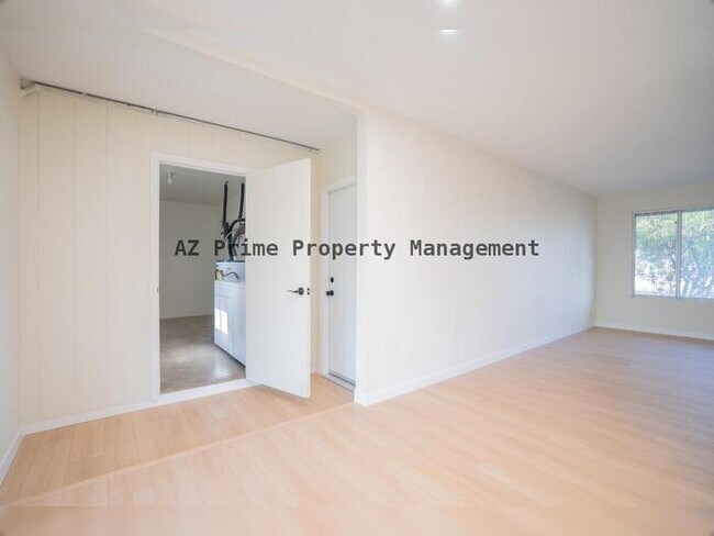 Building Photo - 3142 N 78th Dr