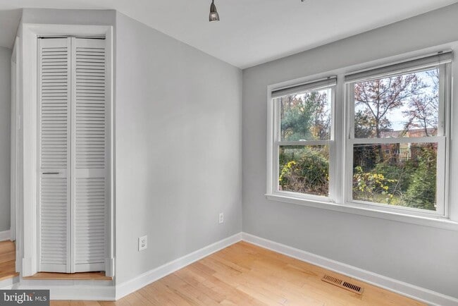 Building Photo - 6146 Brook Dr