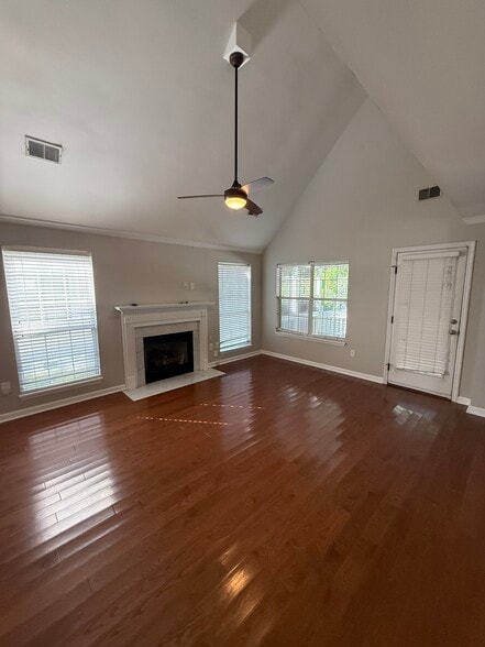 Building Photo - 823 Harbor Place Dr