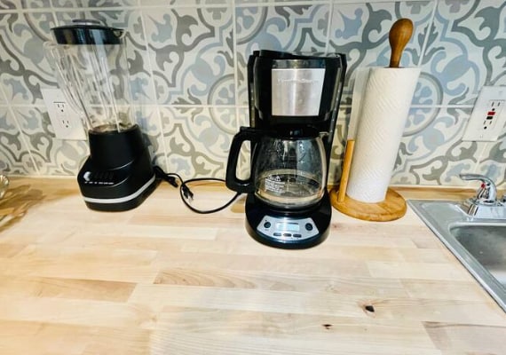 Building Photo - 735 E University Ave