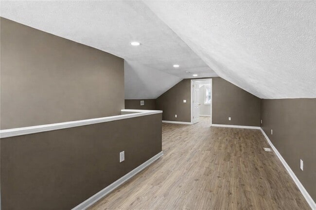 Building Photo - 45 Marsden Rd