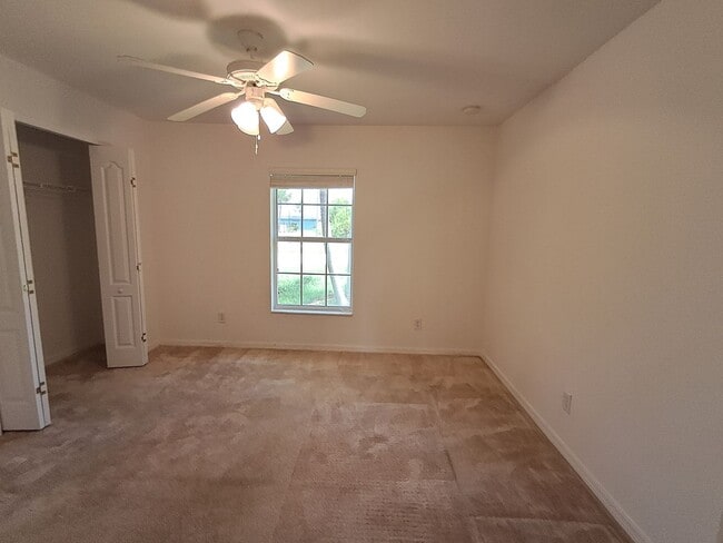 Building Photo - 1306 Diplomat Pkwy W