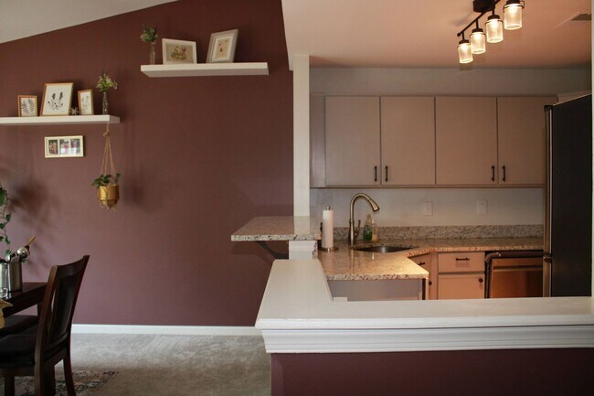 Building Photo - Charming 2 Bedroom/1 Bathroom Condo in Halethorpe, MD!