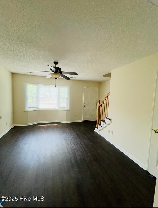 Building Photo - 2104 Flagstone Ct