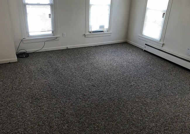 Building Photo - 638 S 2nd St